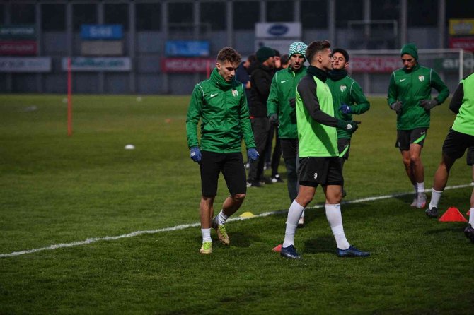 Bursaspor’da Tamer Tuna İlk Antrenmanına Çıktı