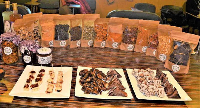 Deni̇b Kadınların El Emeği Ürünlerine Sahip Çıktı