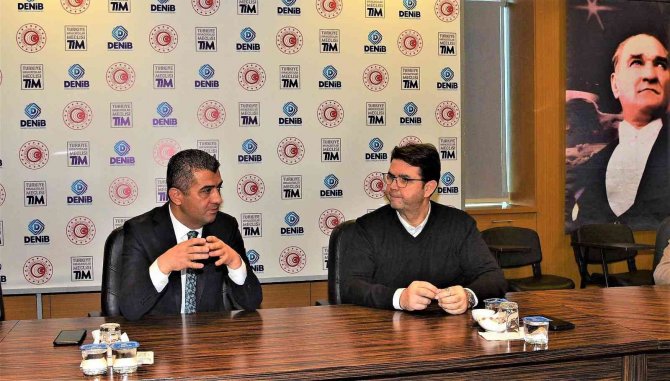 Deni̇b Kadınların El Emeği Ürünlerine Sahip Çıktı