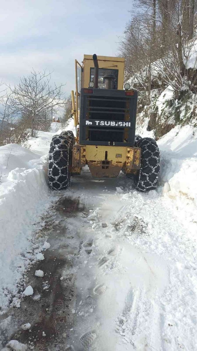 Giresun’da Kapalı 60 Köy Yolundan 10 Tanesinin Yolu Ulaşıma Açıldı