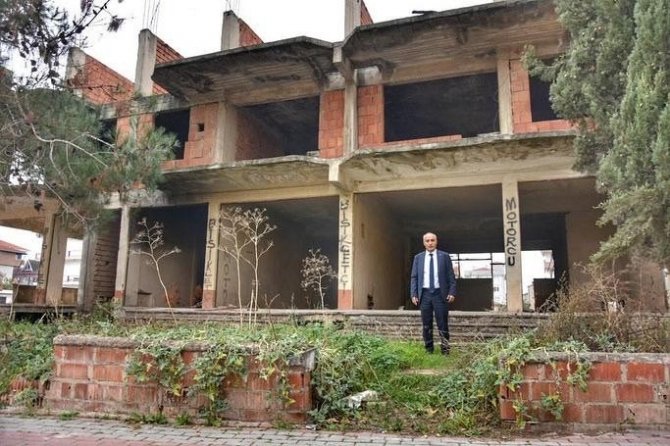 Yenişehir Belediyesi Metruk Binaları Yıkıyor