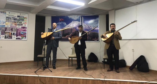 Iğdır’da Aşıklar Türküleriyle Öğrencilere Unutulmaz Bir Gece Yaşattı