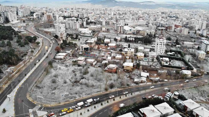 Kar Yağışıyla Beraber İ̇stanbul’un Anadolu Yakası Beyaza Büründü