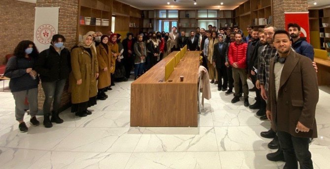 Ak Partili Özgür Hızal Üniversitelilerle Buluştu