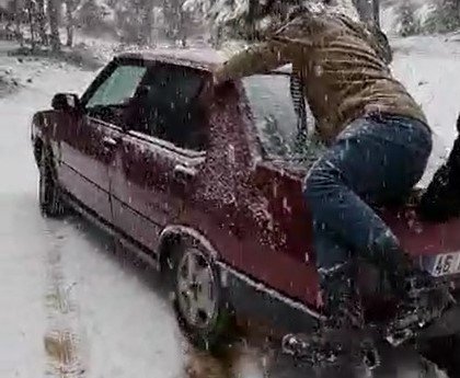 Otomobille Dağa Çıkmak İsteyen Gençlerin Eğlencesi Yarım Kaldı