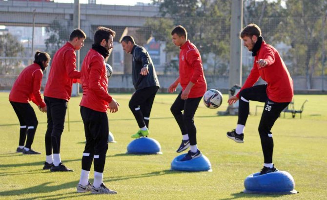 Karşıyaka, İkinci Devre İçin Sahaya İndi