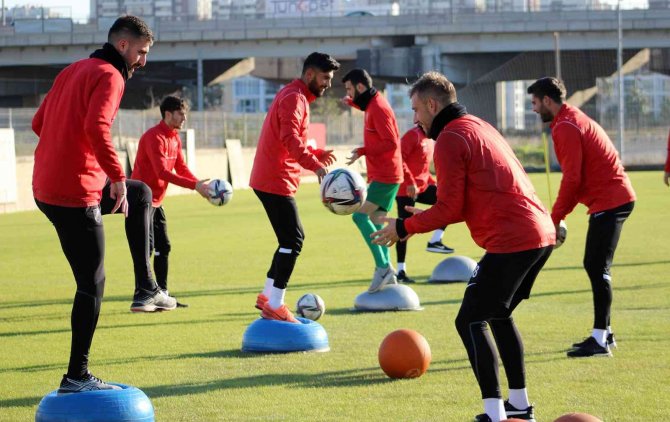 Karşıyaka, İkinci Devre İçin Sahaya İndi