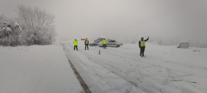 Kastamonu’da Sahil Bölgesinde Kar Yağışı Etkisini Sürdürüyor
