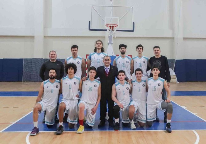 İ̇lk Yarıyı Lider Tamamladı