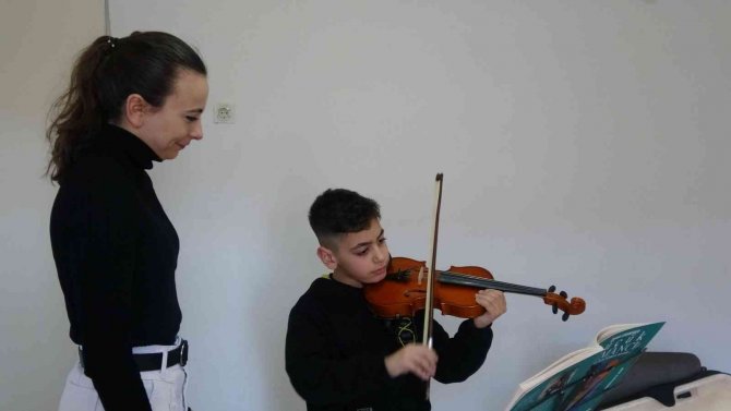 Kızıltepe İlçesinde Aktif 400 Kursta Eğitim Gören 170 Usta Öğretici İstihdam Edildi