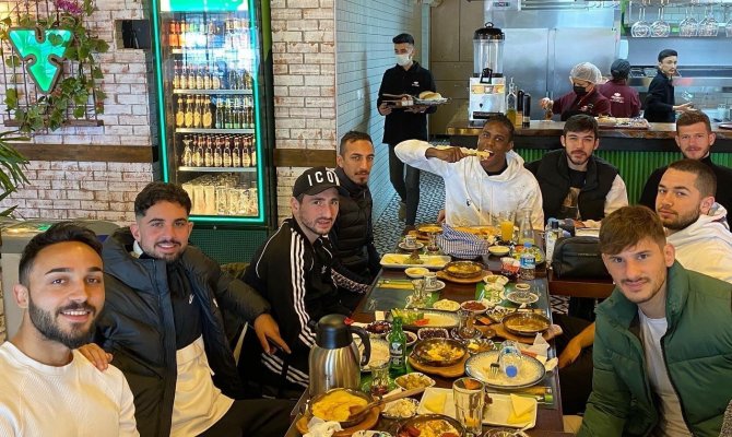 Menemenspor’dan Moral Kahvaltısı