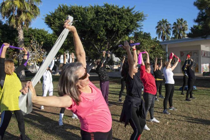 Büyükşehir Belediyesinden Kadınlara Ücretsiz Pilates Aktivitesi