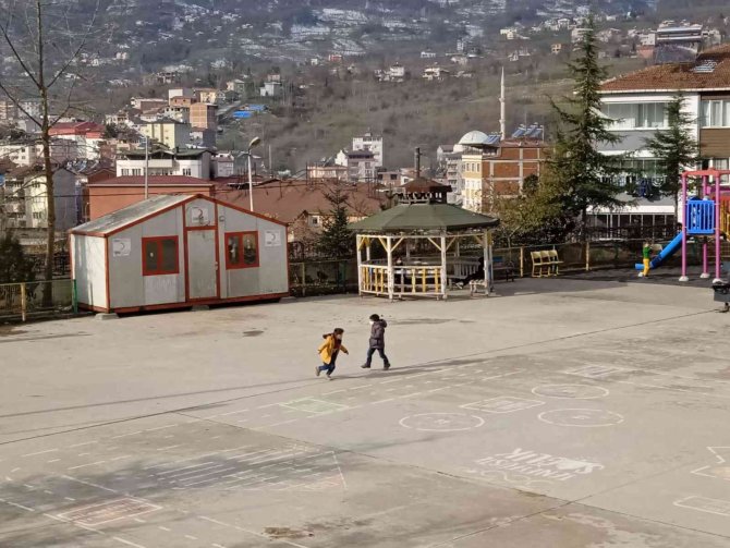 Türk Kızılay, İlkokul Öğrencilerine Prefabrik Kantin Desteğinde Bulundu