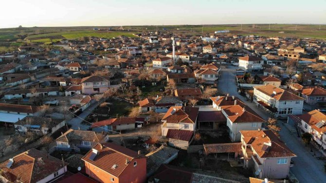 Köylüler Karar Aldı ’Gönüllü Karantina’ Uyguluyorlar