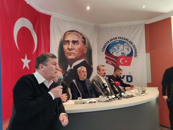 Samet Aybaba Ve Ümit Karan, Ankara’da Genç Futbolcularla Seminerde Buluştu