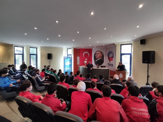 Samet Aybaba Ve Ümit Karan, Ankara’da Genç Futbolcularla Seminerde Buluştu