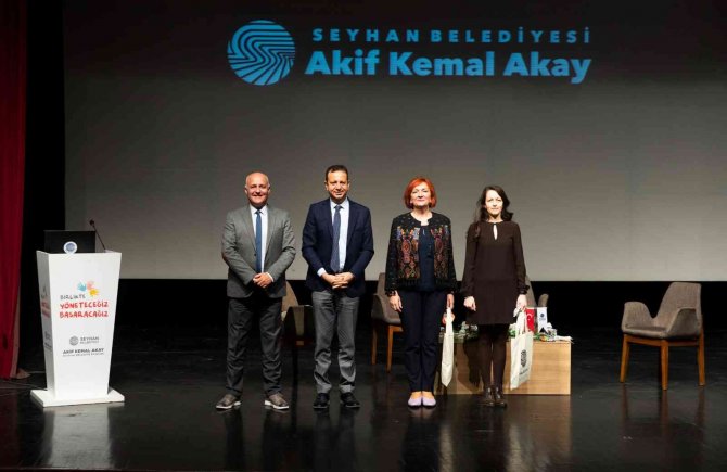 Akay: "Tüketen Toplumlar Üreten Toplumların Atık Deposu Haline Geldi"