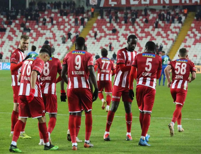 Sivasspor’da Yenilmezlik Serisi 5 Maça Çıktı