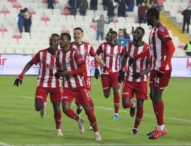 Sivasspor’da Yenilmezlik Serisi 5 Maça Çıktı
