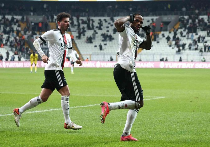 Spor Toto Süper Lig: Beşiktaş: 1 - Göztepe: 1 (İ̇lk Yarı)