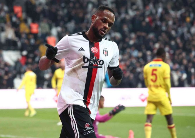Spor Toto Süper Lig: Beşiktaş: 1 - Göztepe: 1 (İ̇lk Yarı)