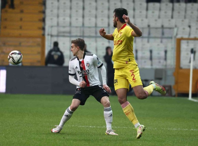 Spor Toto Süper Lig: Beşiktaş: 0 - Göztepe: 1 (Maç Devam Ediyor)