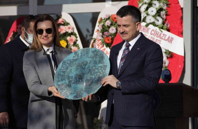 Bakan Pakdemirli: "Yeni Ekonomi Politikası Tarımın Girdi Maliyetlerine Yansımaya Başladı"