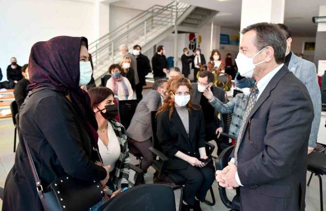 Genç Girişimcilere Ödül Verildi