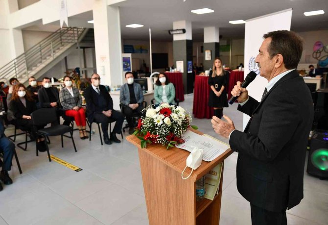 Genç Girişimcilere Ödül Verildi