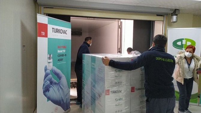 Türkiye’nin Yerli Aşısı Türkovac’ta İlk Sevkiyat Yapıldı