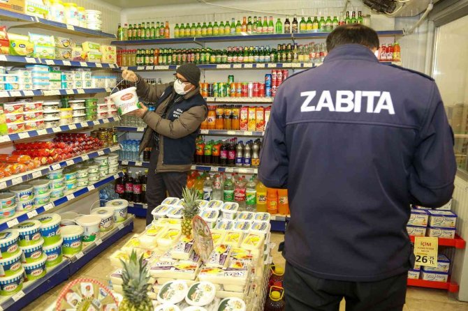 Uşak Zabıta Ekipleri, Marketleri Denetledi