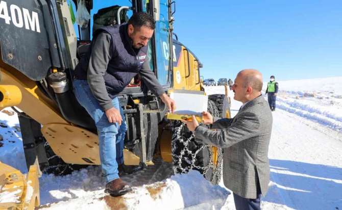 Vali Varol, Karla Mücadele Çalışmalarını Yerinde İnceledi