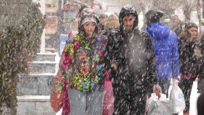 Van’da Yoğun Kar Yağışı