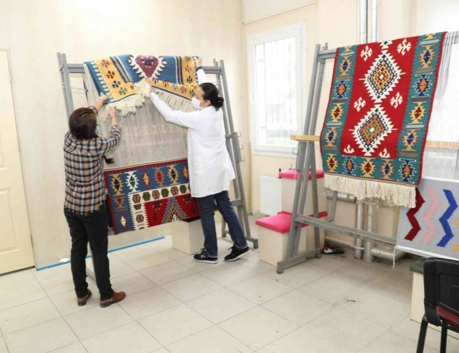 Unutulmaya Yüz Tutan El Sanatları Kültürevlerinde Yaşatılıyor