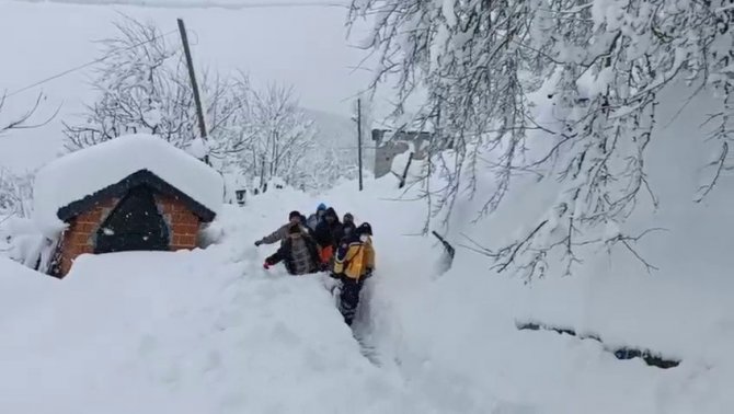 Sağlık Ekipleri Seferber Oldu, Koah Hastasına Üç Saat Sonra Ulaşıldı