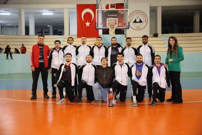 Agü Erkek Basket Takımı Yenilgisiz Şampiyon