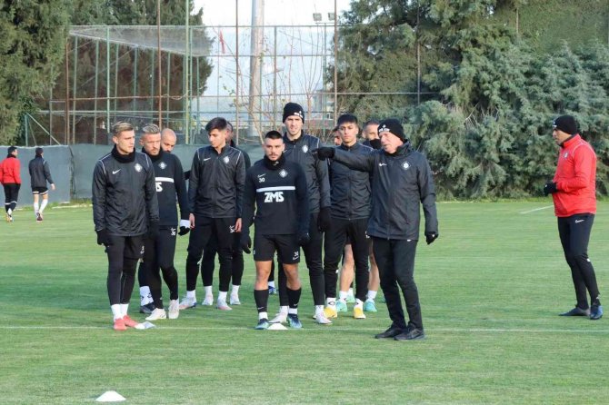 Altay, Galibiyete Odaklandı