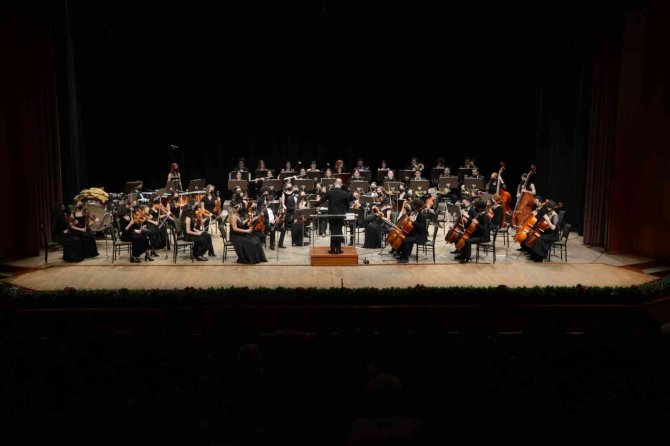 Gençlik Senfoni Orkestrası’ndan ’Yeni Yıl Konseri’