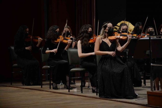 Gençlik Senfoni Orkestrası’ndan ’Yeni Yıl Konseri’