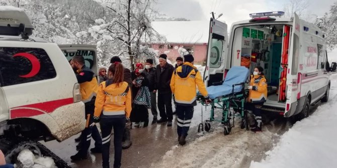 Yaşlı Hastaya Paletli Ambulansla Ulaşıldı