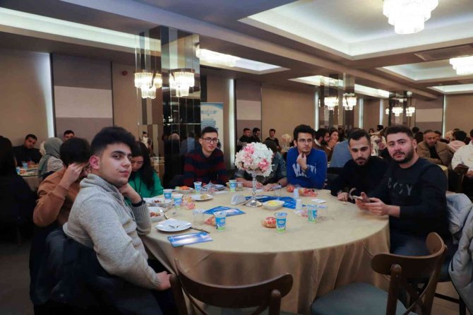 Daire Başkanı Yıldırım, Üniversite Öğrencileriyle Buluştu