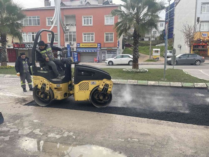 Çayırova’da Asfalt Yama Çalışması