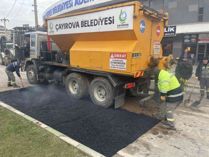 Çayırova’da Asfalt Yama Çalışması