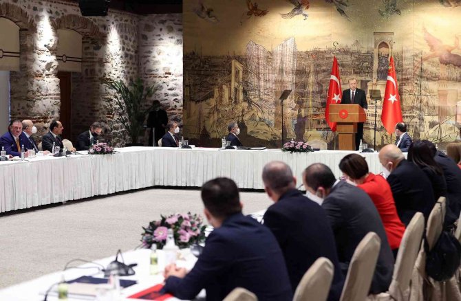 Cumhurbaşkanı Erdoğan Ekonomistlerle Buluştu