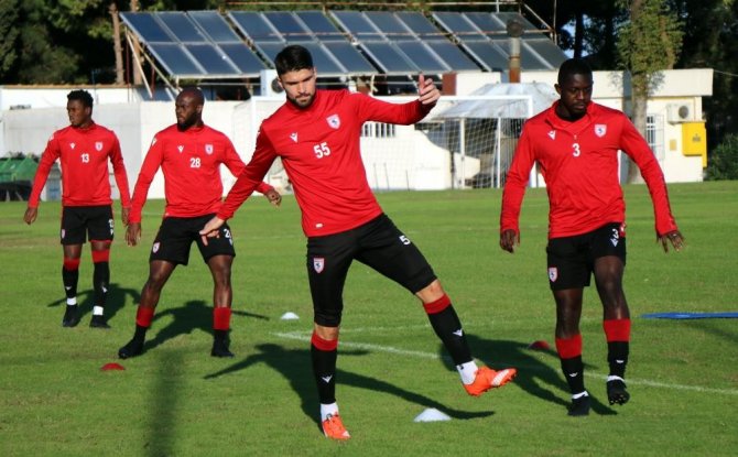 Samsunspor’da Devre Bitmeden 3 Futbolcu Takımdan Gönderildi
