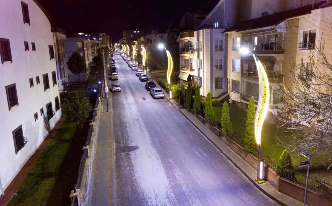Derince’de Enerji Tasarruflu Dekoratif Aydınlatma Çalışmaları Tamamlandı