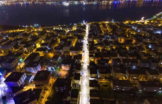 Derince’de Enerji Tasarruflu Dekoratif Aydınlatma Çalışmaları Tamamlandı