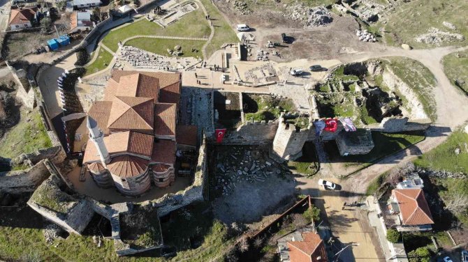 Edirne’nin “Enez Ayasofyası” 56 Yıl Sonra İbadete Açıldı