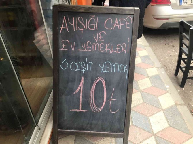 Vatandaş Doysun Diye 3 Çeşit Yemeği 10 Liradan Satmaya Başladılar