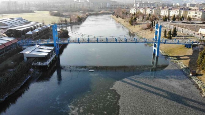 Buzla Kaplanan Porsuk Çayı Havadan Görüntülendi